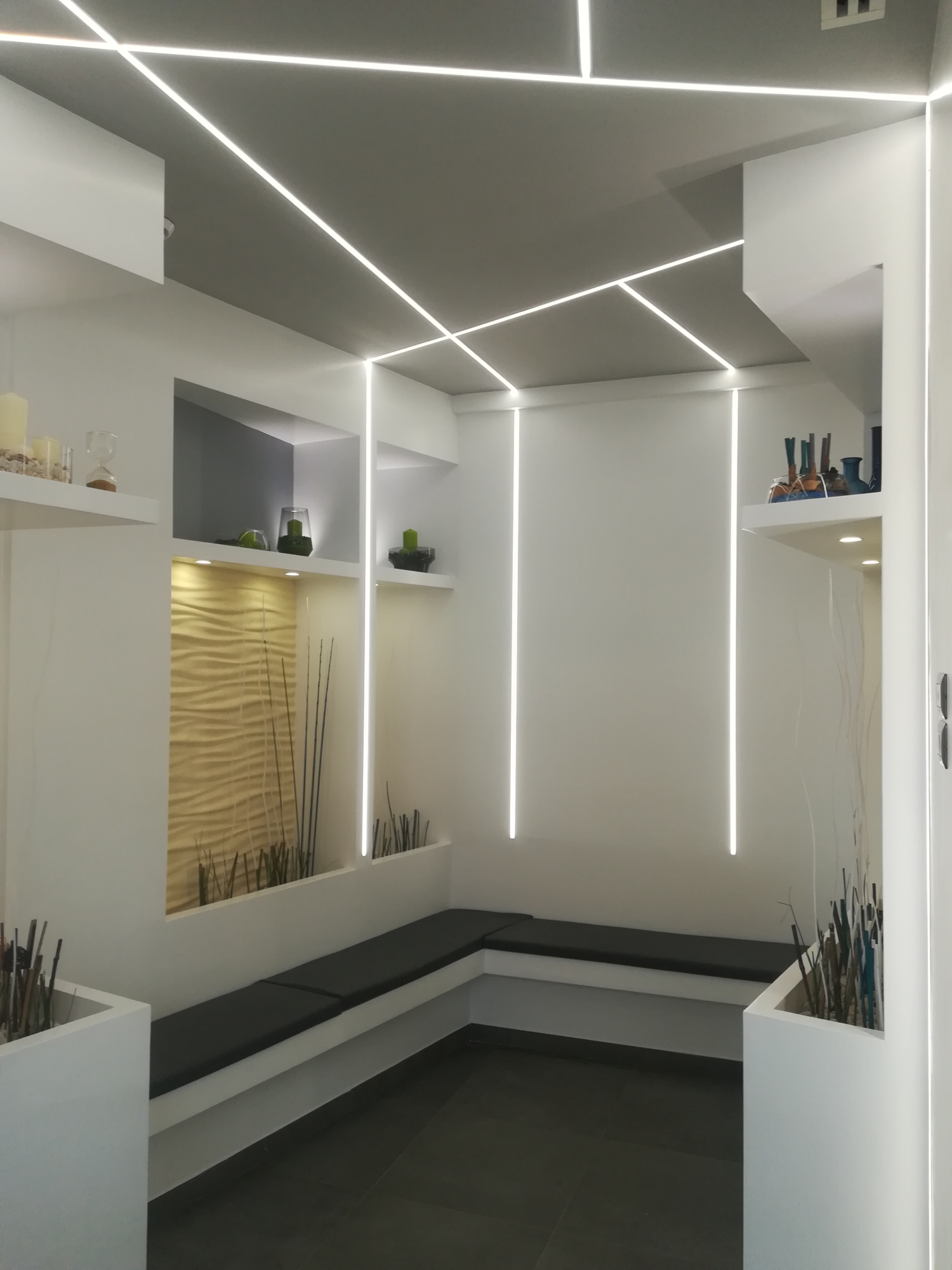Sala d'attesa - studio odontoiatrico progetto - Architetto - Led - soffitto in cartongesso