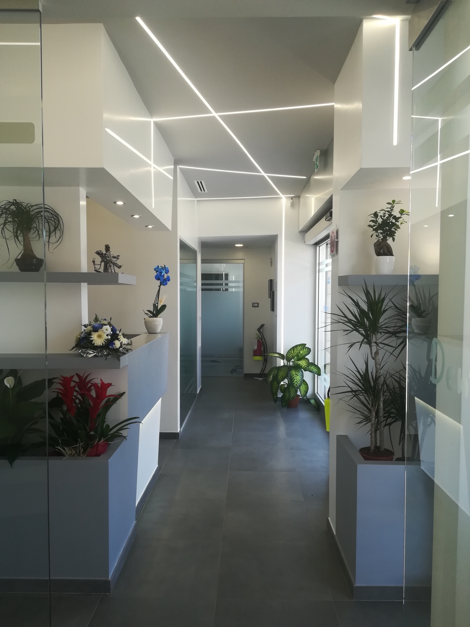 Ingresso Reception - studio odontoiatrico progetto - Architetto - Led - soffitto in cartongesso