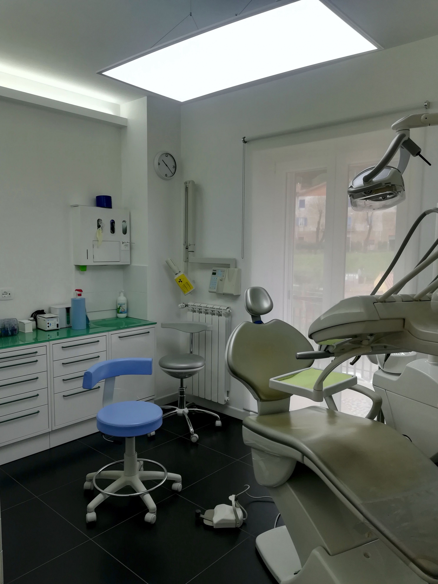 sala riunito  studio dentistico - progettazione e ristrutturazione - Architetto - illuminazione strisce led